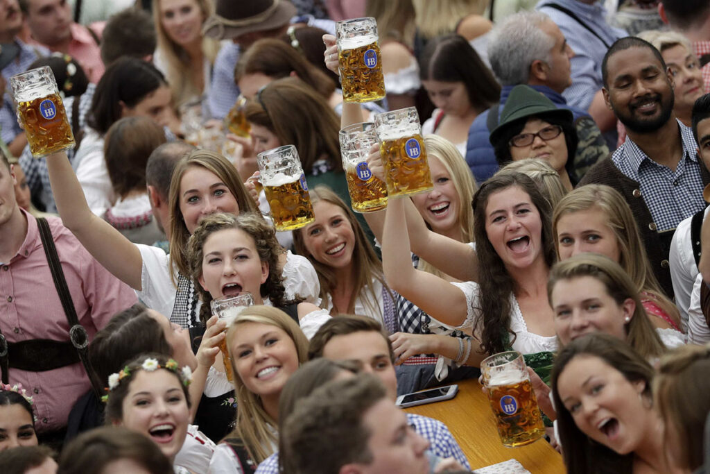 Germany Oktoberfest Opening - Lederhosen For Sale